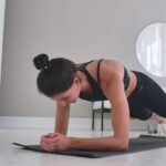 Efikasne vežbe za stomak kod kuće bez opreme, sagorevanje masti, jednostavna uputstva i rezultati.