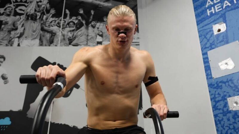 Erling Haaland radi fizički trening i testiranje izdržljivosti u sportskom centru